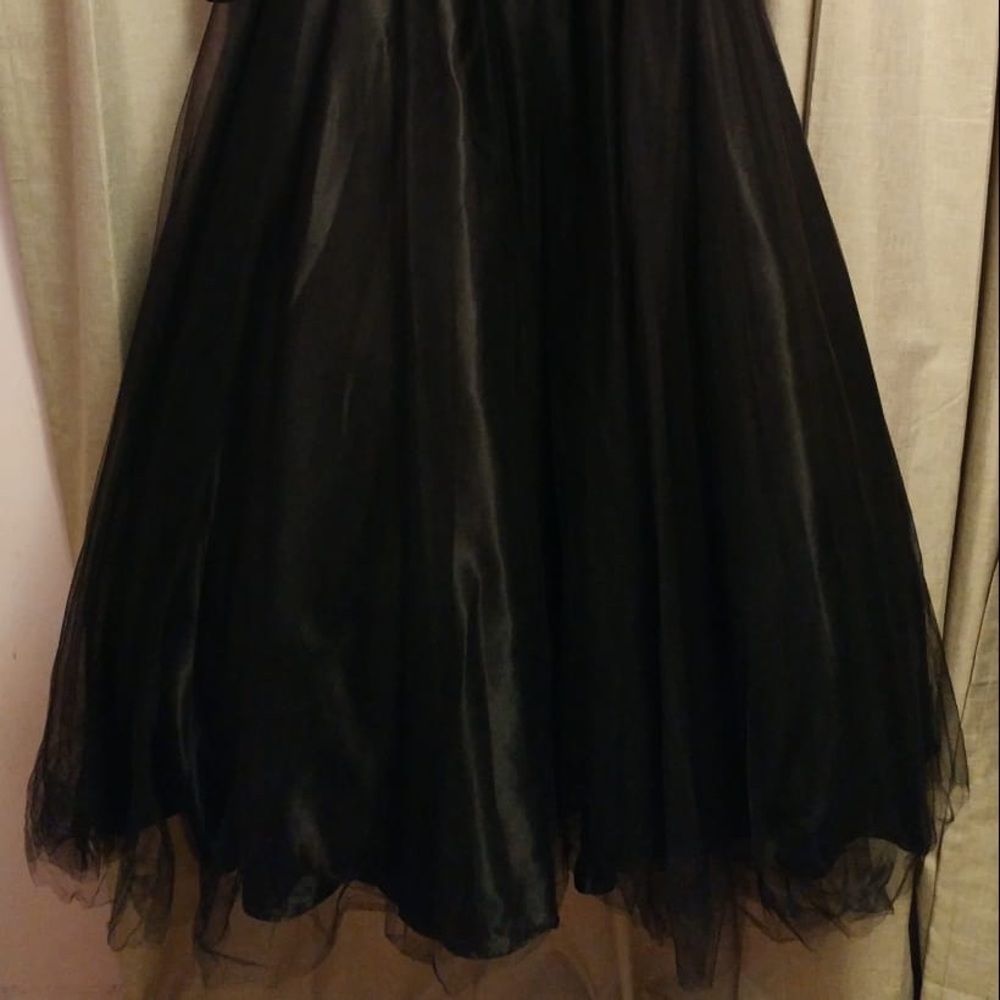Sahar's Couture - Picture 3 of 8